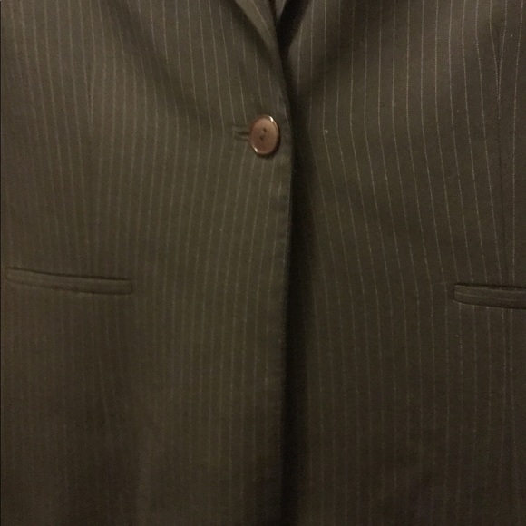 LARRY LEVINE PINSTRIPED 2 PIECE BLACK PANT SUIT - Picture 5 of 10